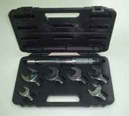 Torque Wrench and Thread Chaser Set